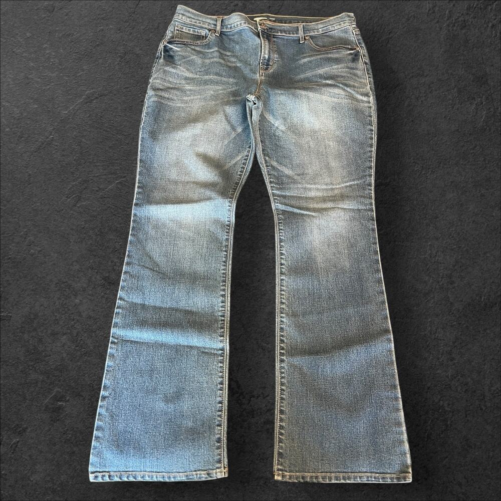 Old Navy Women's Light Denim Original Boot-Cut Jeans Size 14 Mid Rise W Tags New